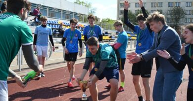 Первый курс сенсационно взял два футбольных трофея за один сезон!